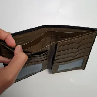 Cartera Pielnoble Piel Negra y Marrón