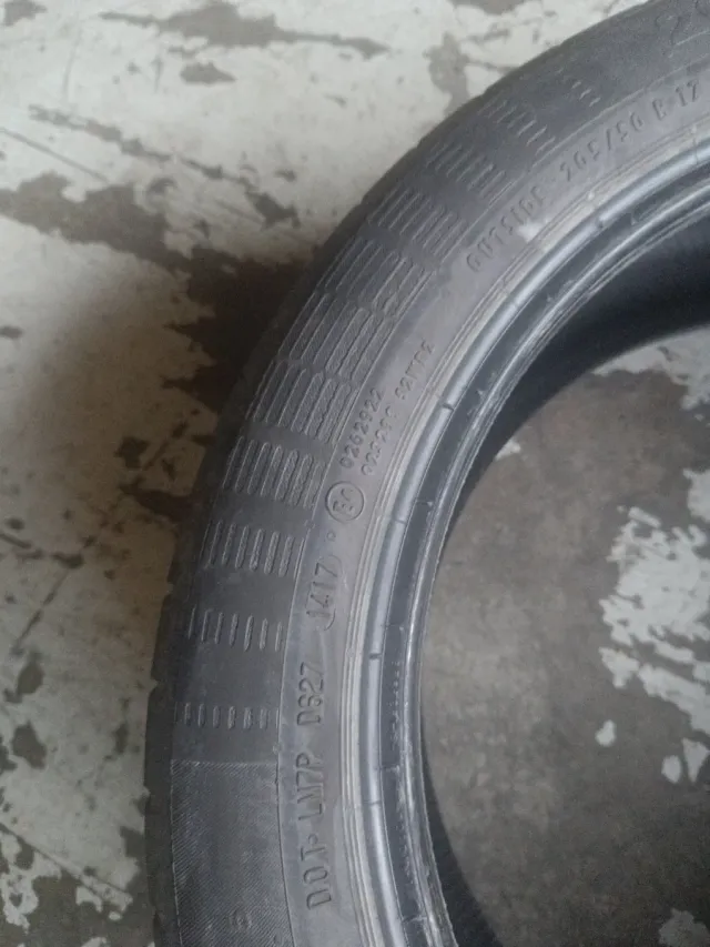 Neumático 205/50 R17