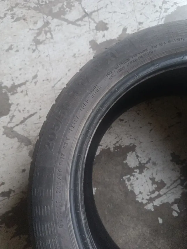 Neumático 205/50 R17