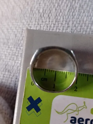 Anillo diseño geométrico con calados.