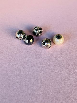 5 Charms Pandora Esencia Plata