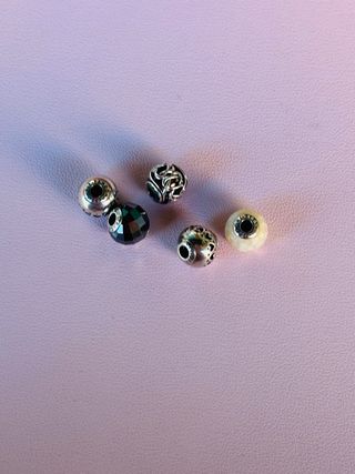 5 Charms Pandora Esencia Plata