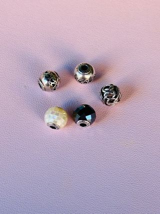 5 Charms Pandora Esencia Plata