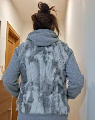 Chaleco Piel Gris y Blanco