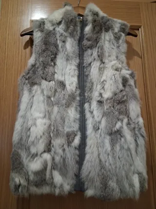 Chaleco Piel Gris y Blanco