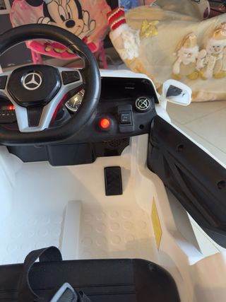 Coche eléctrico infantil Mercedes AMG
