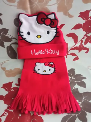 Set Hello Kitty sciarpa e cappellino rosso