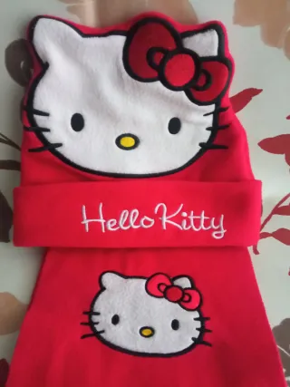 Set Hello Kitty sciarpa e cappellino rosso