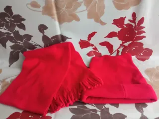 Set Hello Kitty sciarpa e cappellino rosso