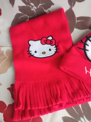 Set Hello Kitty sciarpa e cappellino rosso