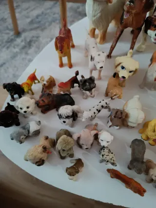 Lote 50 figuras perros variados