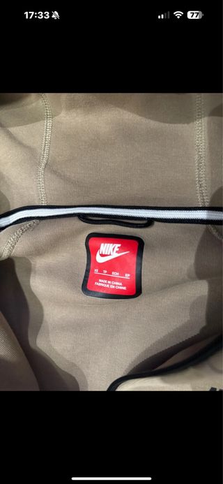 Conjunto Nike Tech Fleece Beige