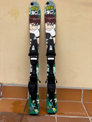 Esquís infantiles Ben 10 87cm + Botas