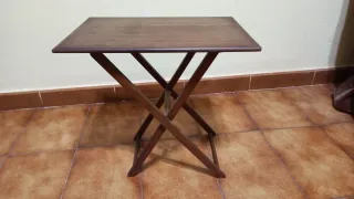 Mesita auxiliar de madera plegable