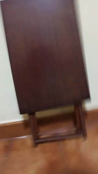 Mesita auxiliar de madera plegable