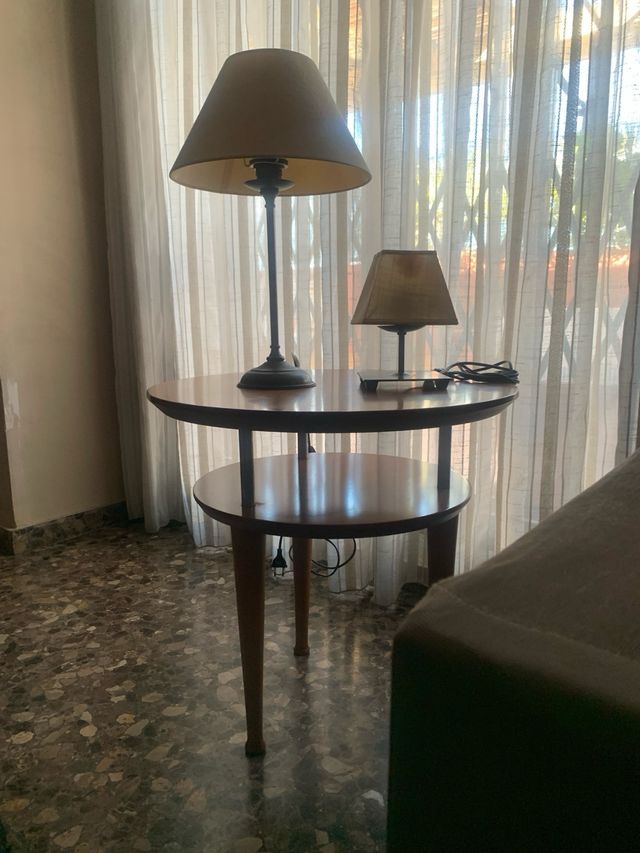 Lamparita de mesa tela y metal