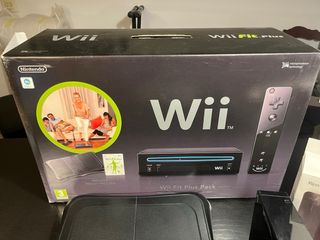 Nintendo Wii Fit Plus Pack + Accesorios