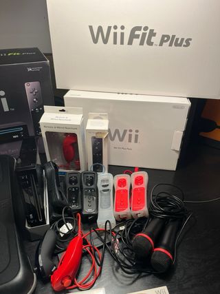 Nintendo Wii Fit Plus Pack + Accesorios