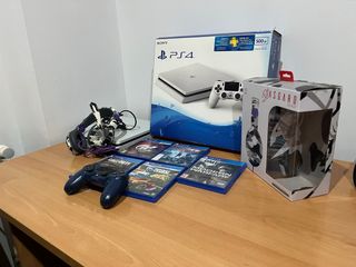 Consola PS4 Blanca + 5 Juegos + Auriculares