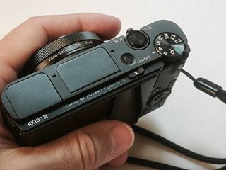 Sony RX100 Mark III Cámara Digital