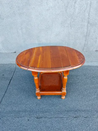Mesita vintage de madera