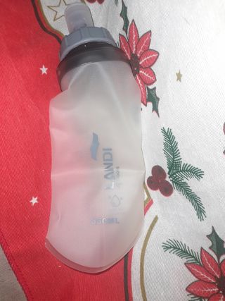 Botella de agua deportiva
