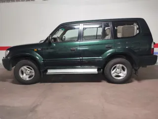 Toyota Land Cruiser 100 2002
