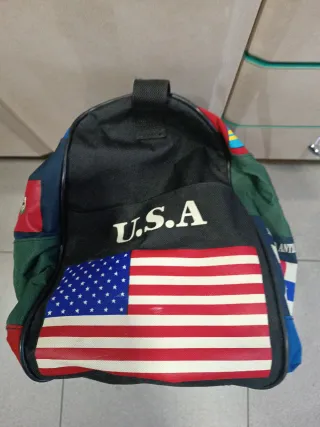 Bolsa de viaje multicolor con banderas