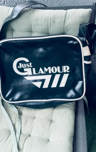 Bandolera Just Glamour Negra y Blanca