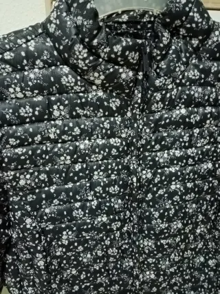 Chaquetón Lefties estampado floral mujer