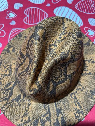 Cappello donna stampa pitone