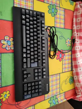 2 Tastiere Acer e Lenovo Nere