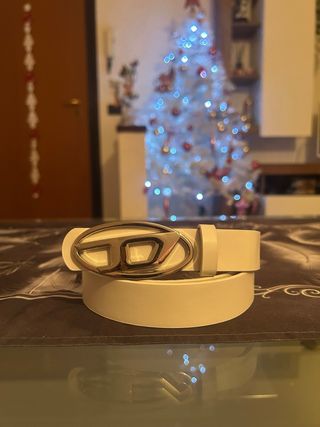 Cintura Diesel bianca con fibbia logo