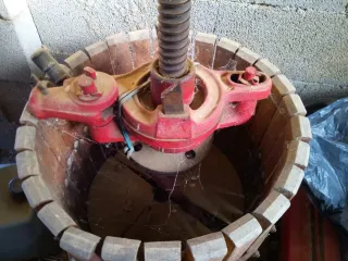 Prensa de vino manual de madera