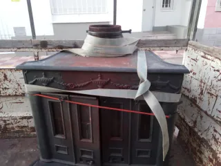 Chimenea de fundición negra