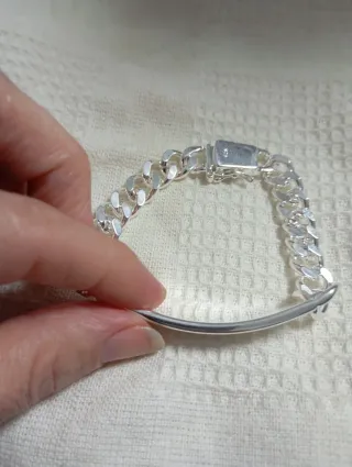 Esclava de plata con placa