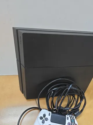 PS4 1TB Negra + Mando FIFA