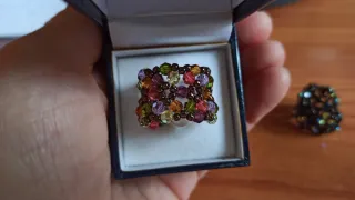 Sortija de bisutería multicolor