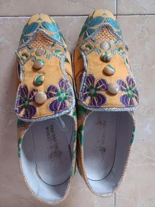 Traje Fallera Naranja con Manteletas Plata