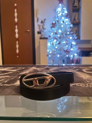 Cintura Diesel nera con fibbia logo