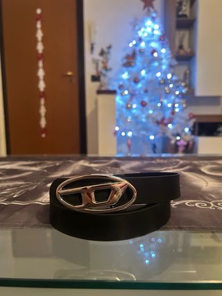 Cintura Diesel nera con fibbia logo