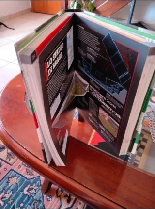 Calcio. Il libro completo. I campioni, le squadre, le tattiche, le regole