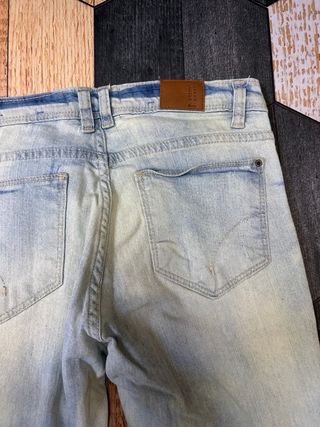 Pantalones vaqueros Green Coast desgastados