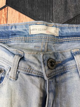 Pantalones vaqueros Green Coast desgastados