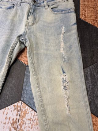 Pantalones vaqueros Green Coast desgastados