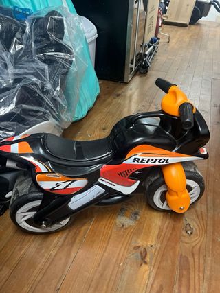 Moto de juguete Repsol