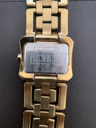Reloj Lotus Dorado