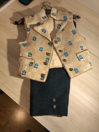 Traje Típico Chaleco y Pantalón