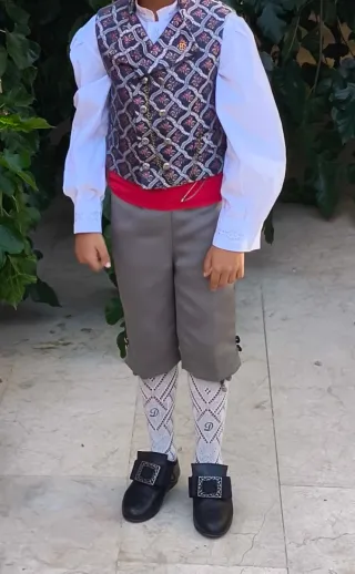 Traje Típico Chaleco y Pantalón