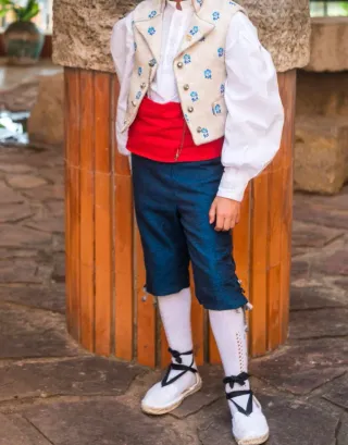 Traje Típico Chaleco y Pantalón